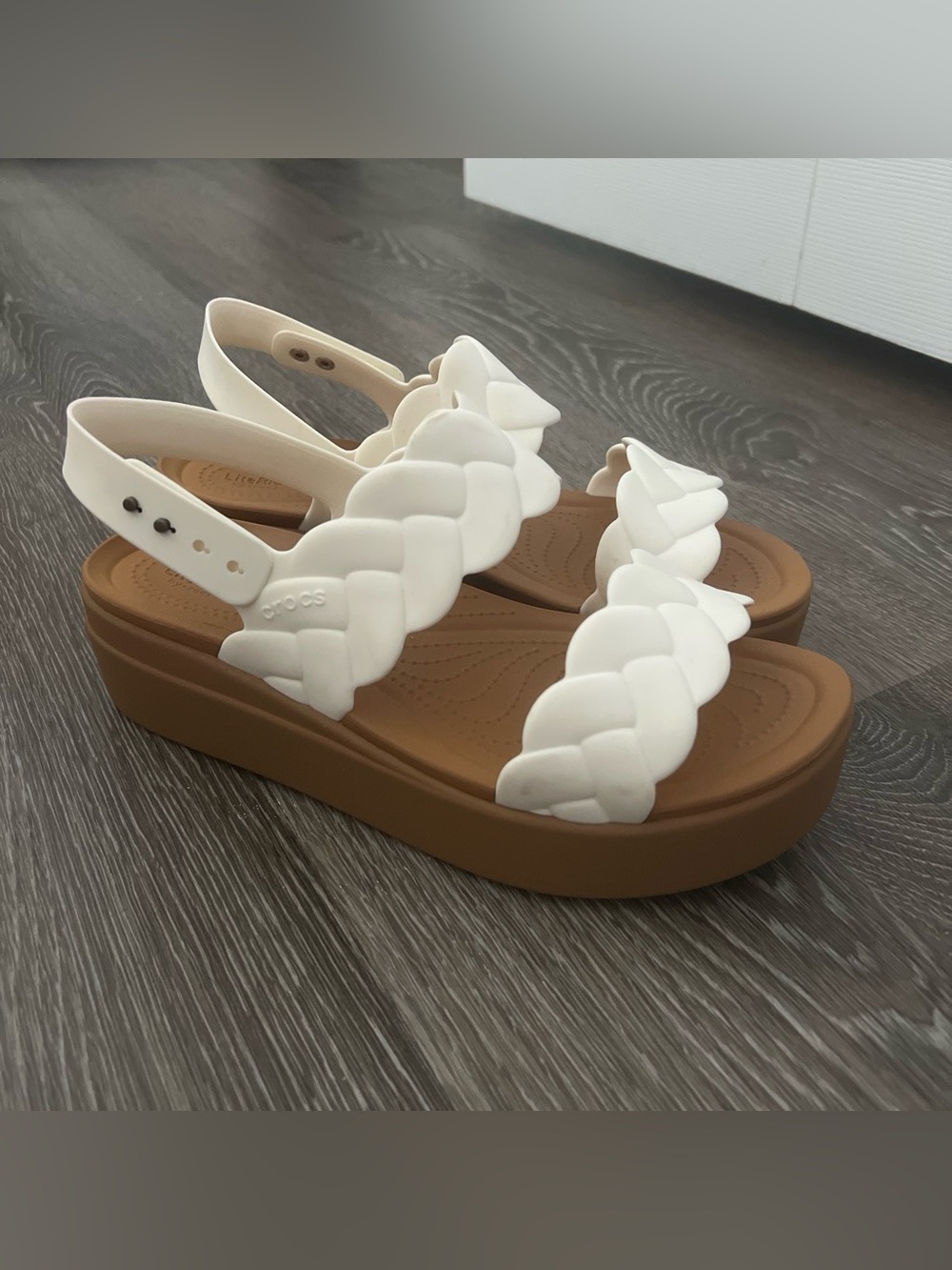 Crocs White Braided Platform Wedge Sandals – Women’s Size 11